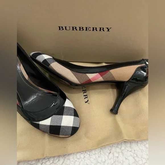 Burberry low heel size 8 - Picture 1 of 7